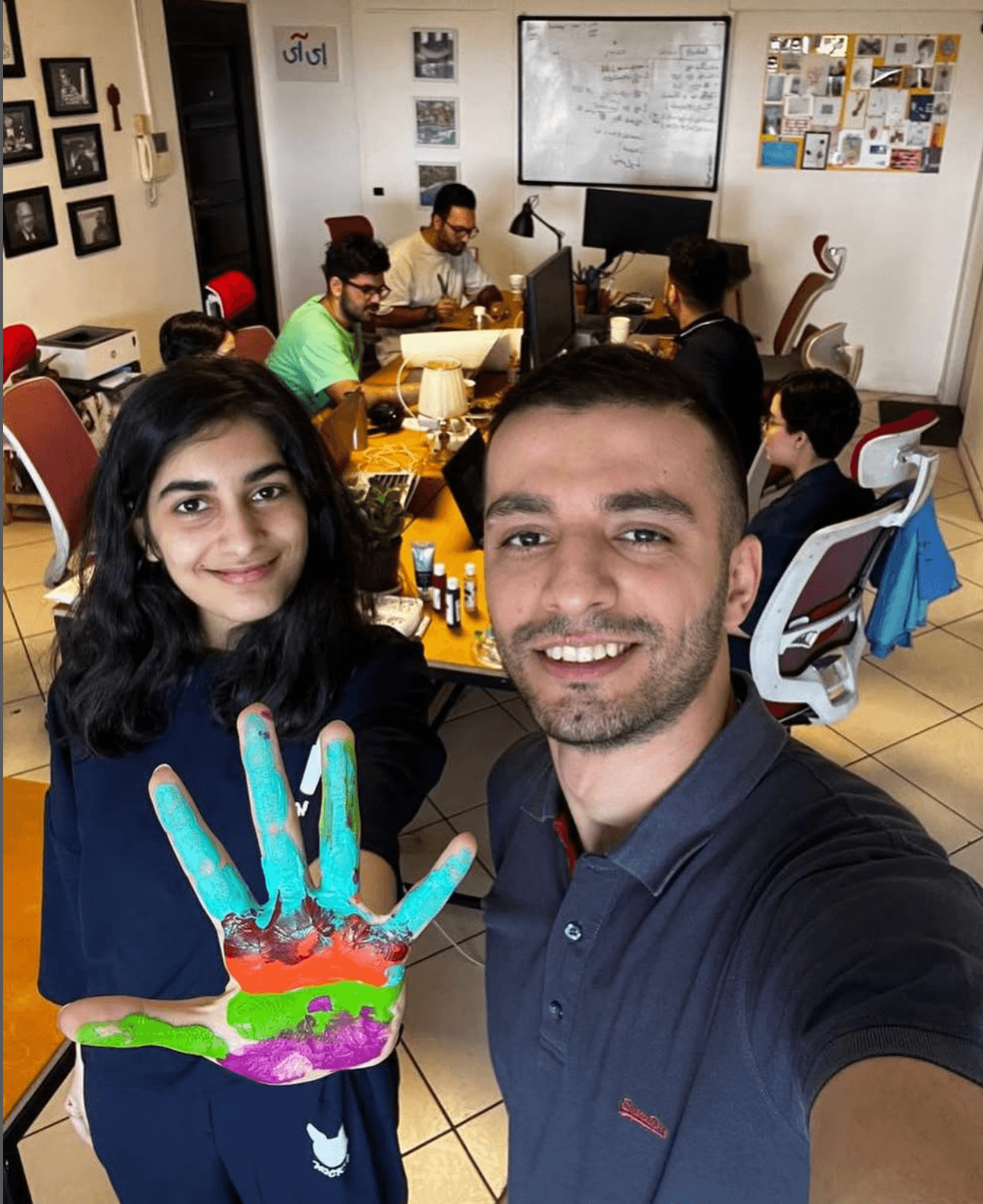 طلا افسا در کنار علیرضا اسکندری در دستیار